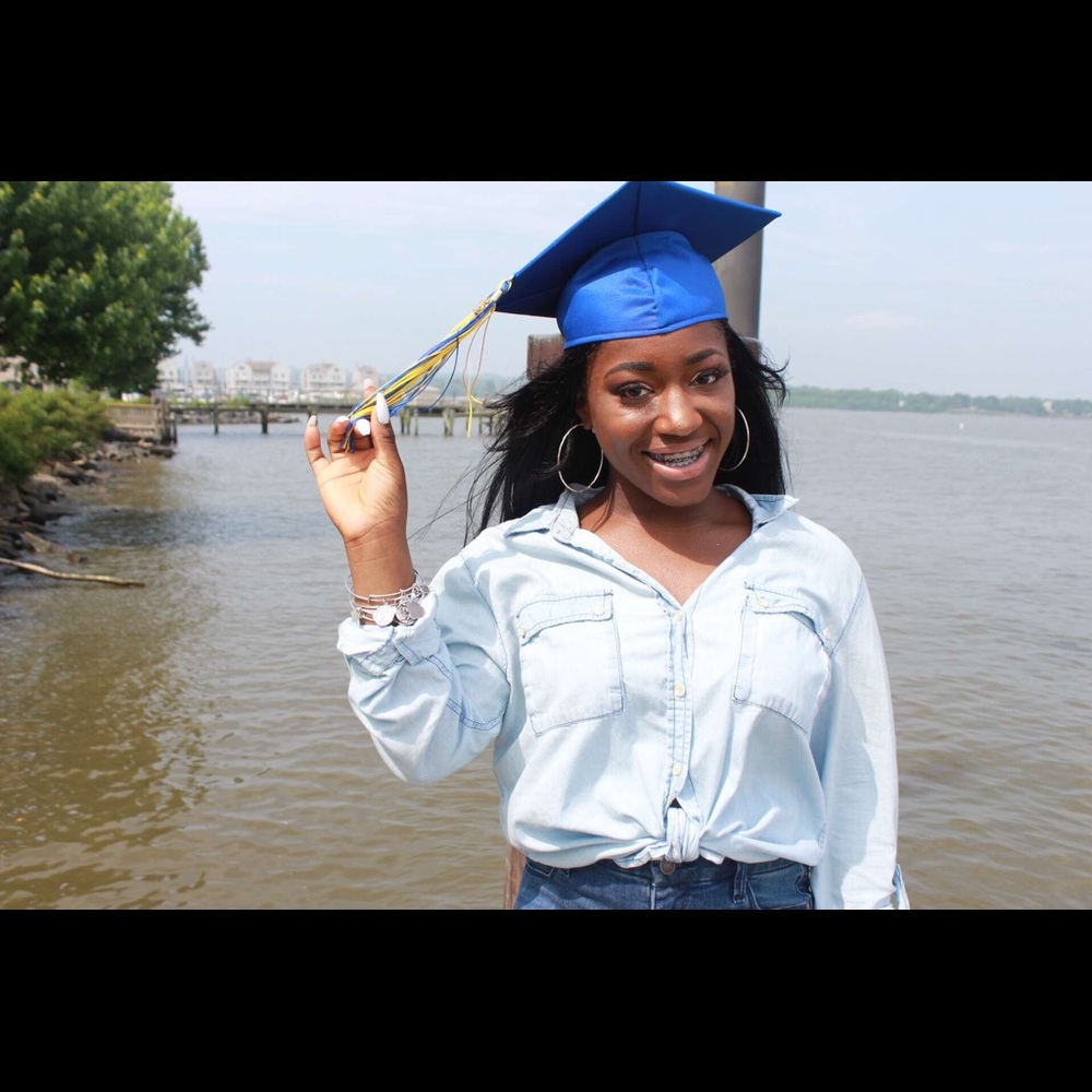 Meet your Posher, Yaribett